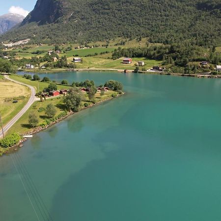 Loken Camping - Trivelig Og Idyllisk Ved Vannet Olden Exterior foto