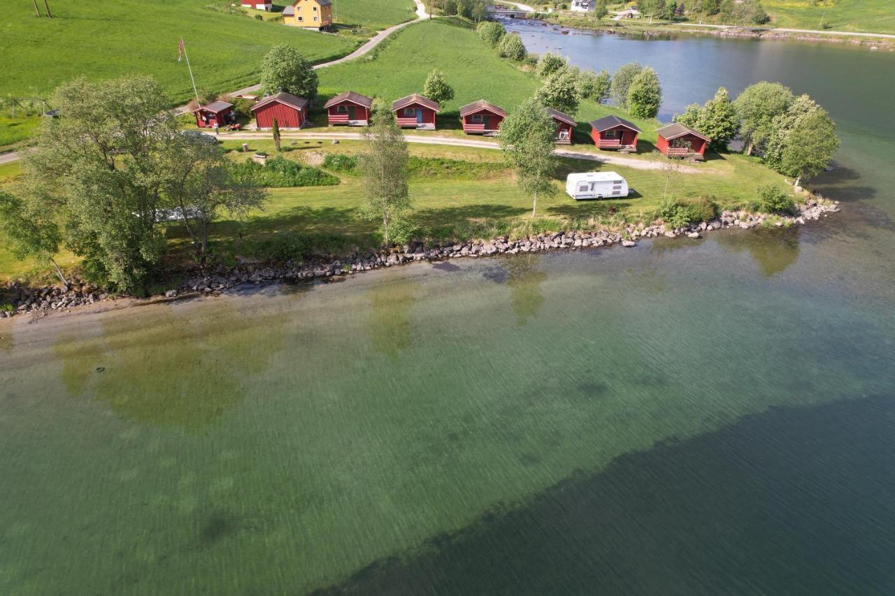 Loken Camping - Trivelig Og Idyllisk Ved Vannet Olden Exterior foto