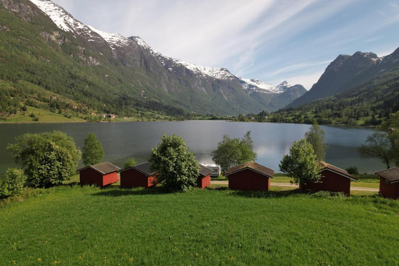 Loken Camping - Trivelig Og Idyllisk Ved Vannet Olden Exterior foto