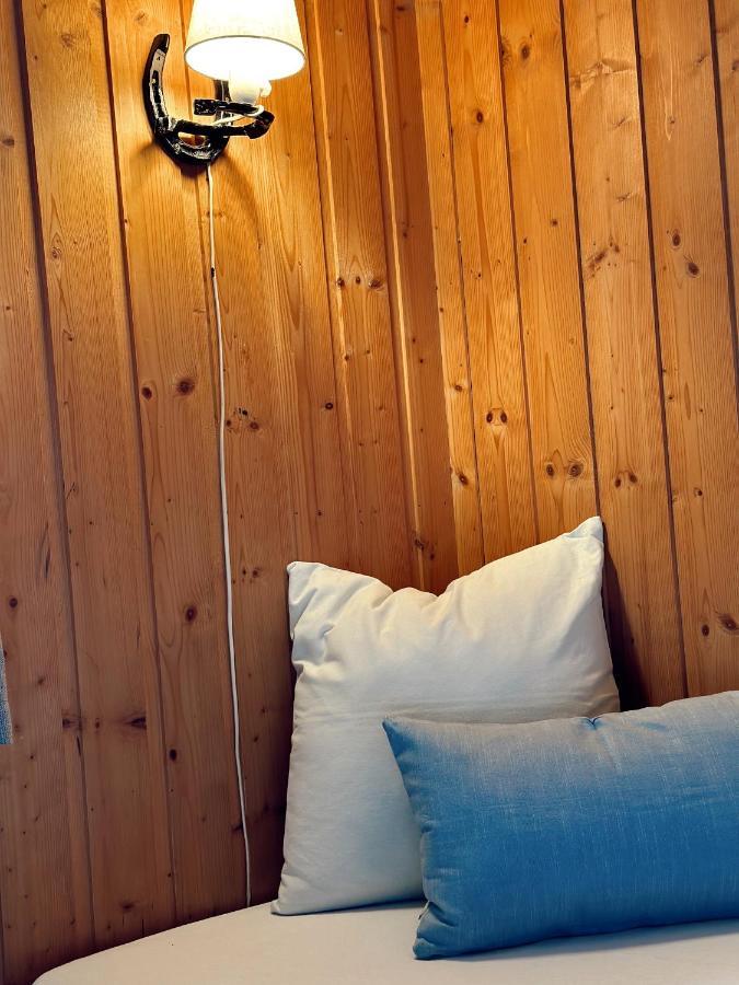 Loken Camping - Trivelig Og Idyllisk Ved Vannet Olden Exterior foto